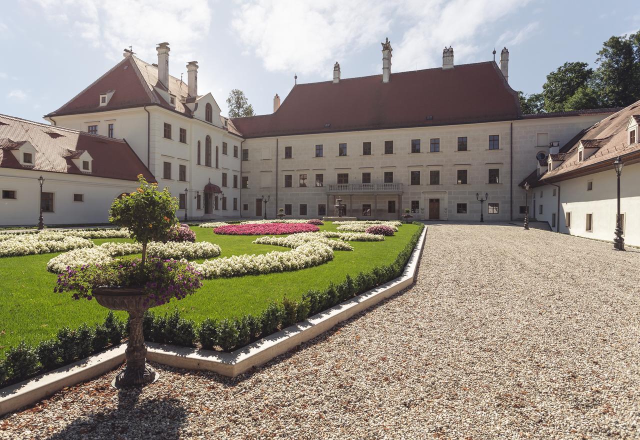 Schloss Thalheim Sankt Poelten Exterior photo