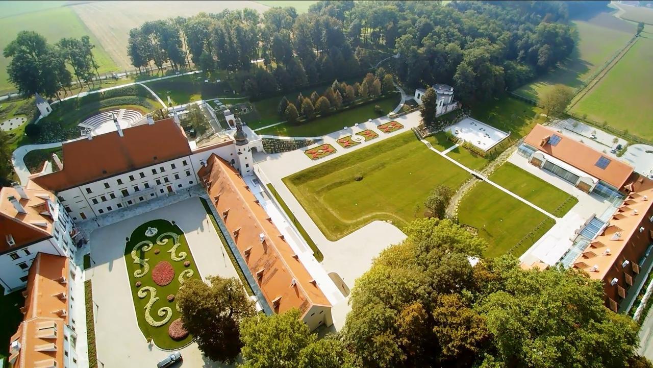 Schloss Thalheim Sankt Poelten Exterior photo